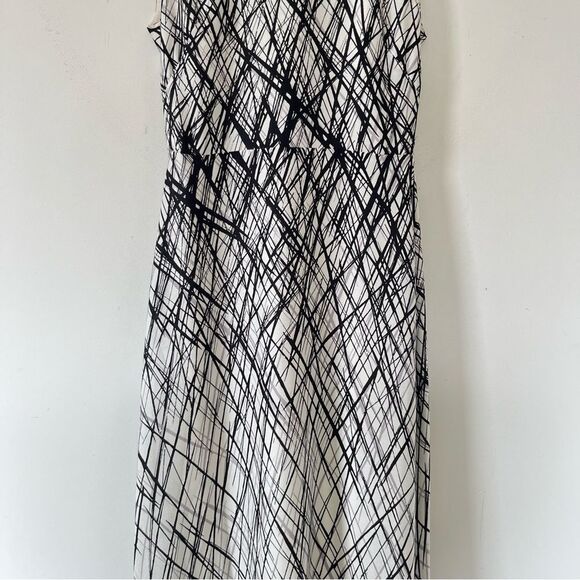 BCBGMaxAzria "Chloey" Black White Printed Full Length Gown Maxi Dress - Picture 13 of 14